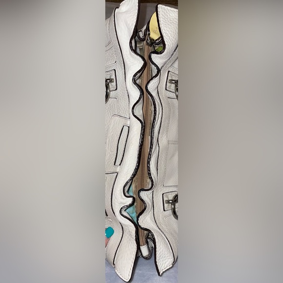 Coach Penelope Ruffle Top Pebble Leather Cream Satchel/Shoulder Bag Yellow Tag - Picture 3 of 13